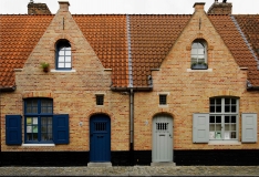 Doppelhaus aus roten Backsteinen - Double House made out of red bricks